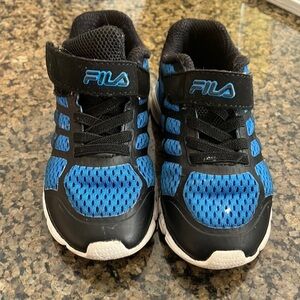 Fila running shoes size 8